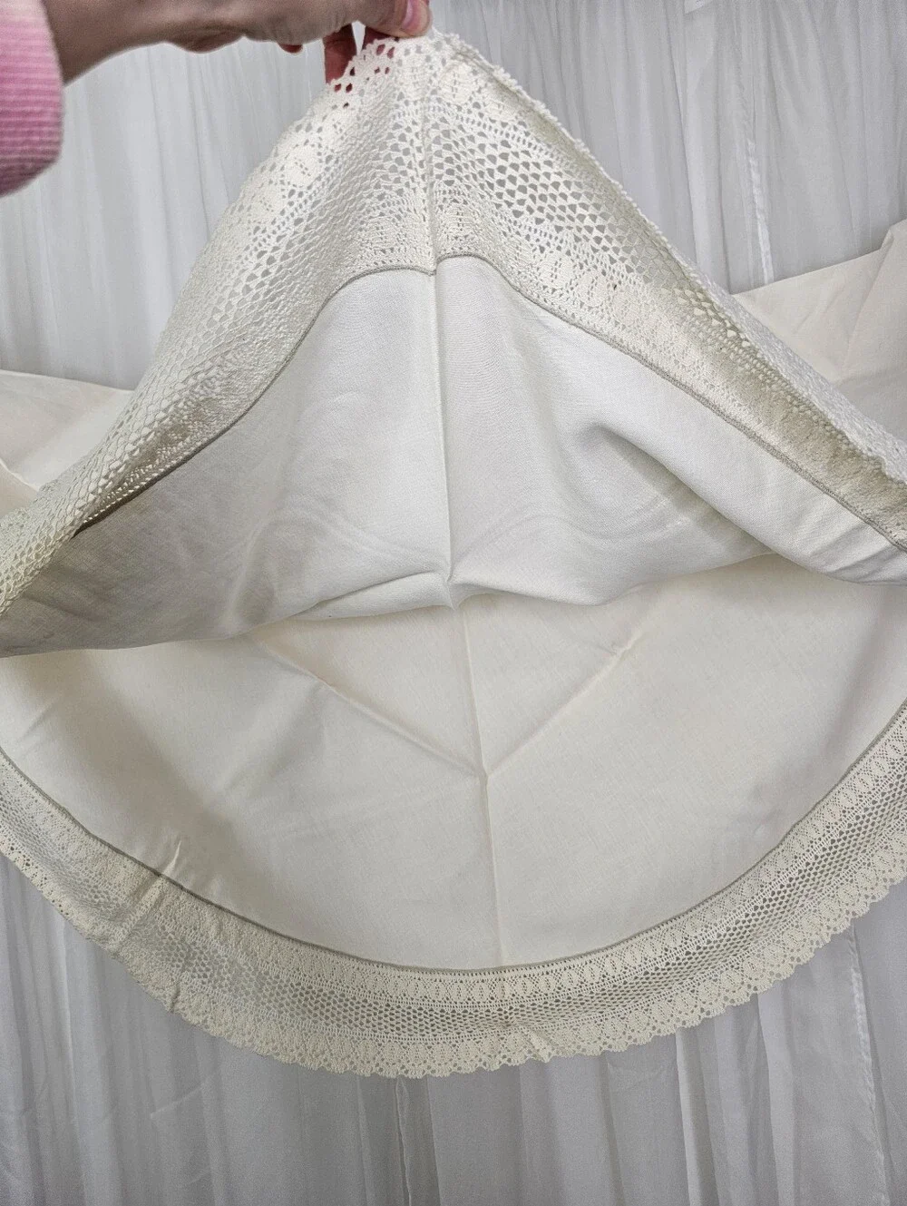 Old Bleach Irish Linen Tablecloth Set in Off-White with Crochet Trim